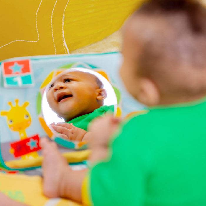 Bright Starts, Palestra Attività a Tema Calcio Oball, 4 Modalità di Gioco: Tappetino Lavabile con Cuscino per Pancia, Arco Removibile, Luci e 30+ Melodie, Unisex, 0+ Mesi