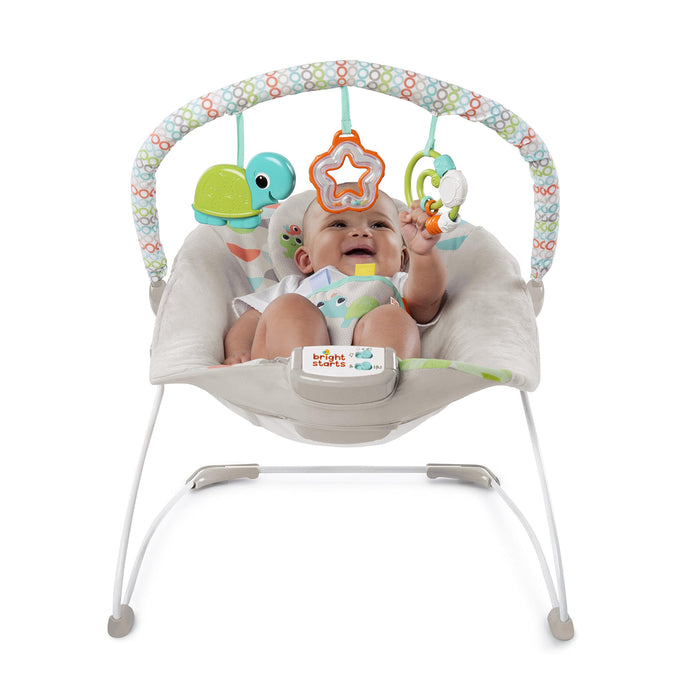 Bright Starts Seggiolino Vibrante Rilassante per Neonati - Taggies, Musica, Barra Giocattoli Rimovibile, 0-6 Mesi Fino a 9 kg (Happy Safari)