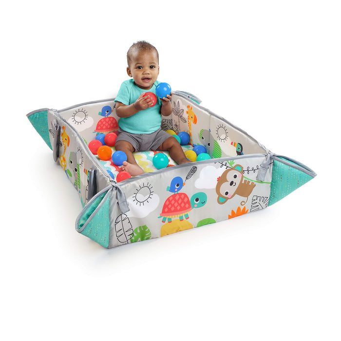 Bright Starts, Palestra di Attività Evolutiva 5in1 - 40 palline, Arco di Gioco, 7 Giocattoli Rimovibili, 20+ Min di Luci e musica, Sviluppo Motorio, da neonato a bambino - Totally Tropical