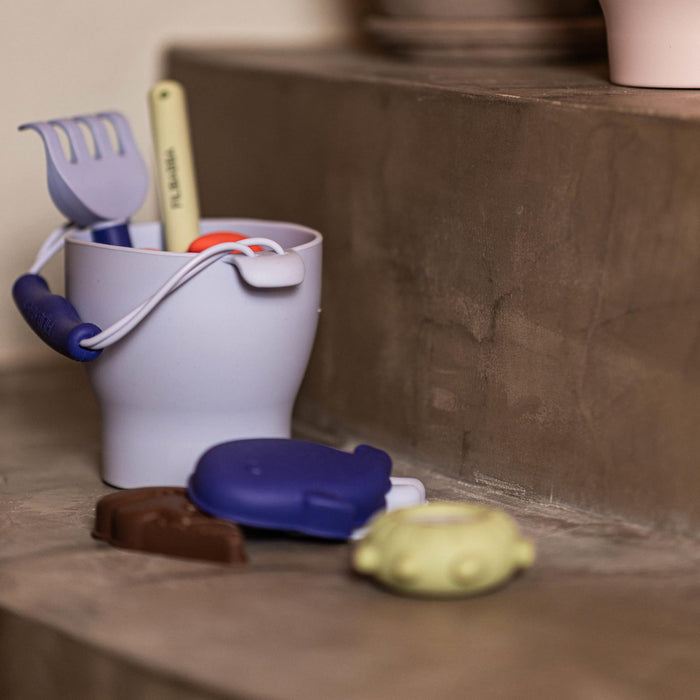 Set da Spiaggia in Silicone FILIBABBA con Secchiello, Paletta, Rastrello e Formine