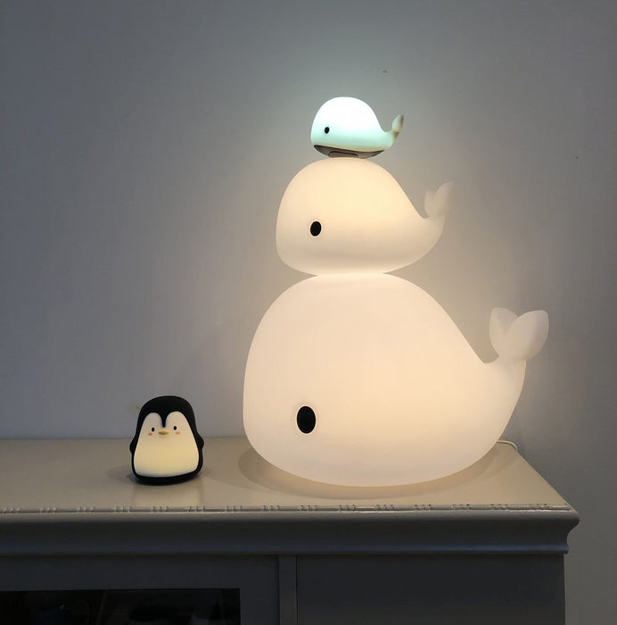 Luce da Cameretta FILIBABBA CHRISTIAN the WHALE 15 cm multicolore con USB
