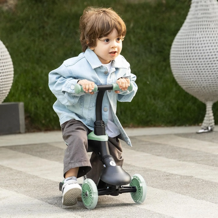 Monopattino QPLAY Sema Evo 6 in 1 con seduta, maniglione a spinta e luci a LED su ruote e pedana con funzionamento a dinamo, da 1 a 6 anni, portata massima 50 kg, pieghevole